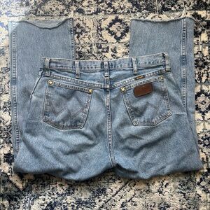 Wrangler Relaxed Fit Light Blue Jeans